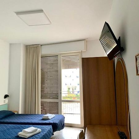 Hotel Telstar Rimini Exteriér fotografie
