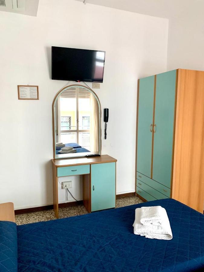 Hotel Telstar Rimini Exteriér fotografie